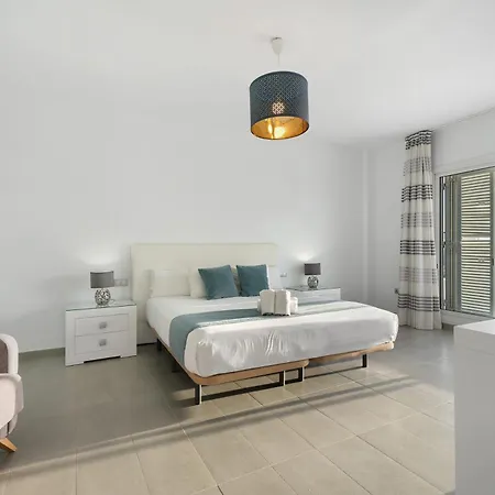 Espectacular Aurora By Paramount Holidays Villa