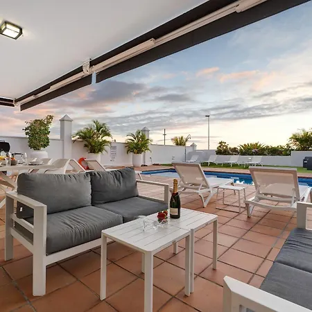 Espectacular Aurora By Paramount Holidays Villa