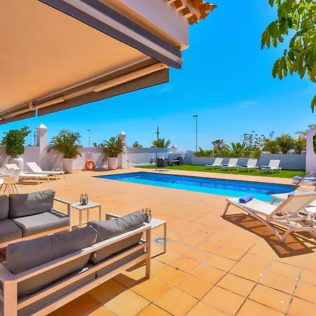 Espectacular Aurora By Paramount Holidays * Puerto de Santiago (Tenerife)