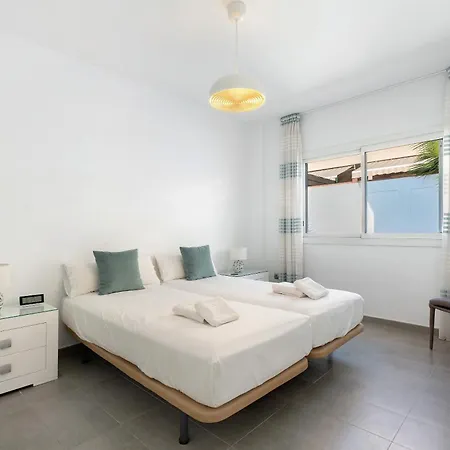 Espectacular Aurora By Paramount Holidays Villa