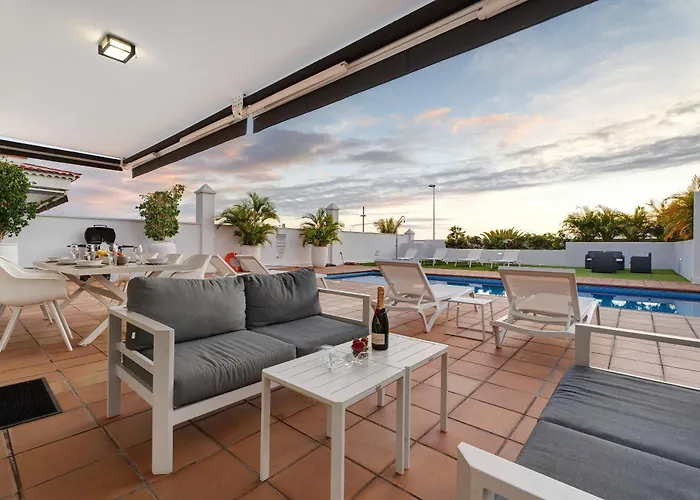 Espectacular Aurora By Paramount Holidays Villa