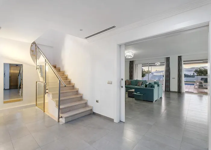 Espectacular Aurora By Paramount Holidays Villa *