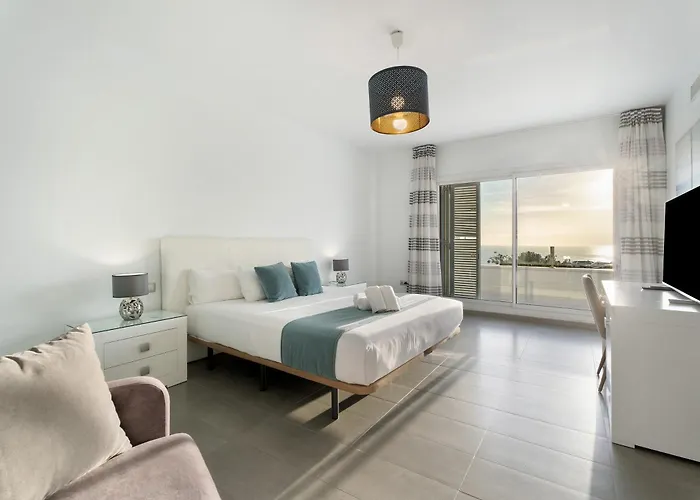 Espectacular Aurora By Paramount Holidays Villa