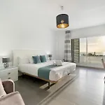 Espectacular Aurora By Paramount Holidays Villa
