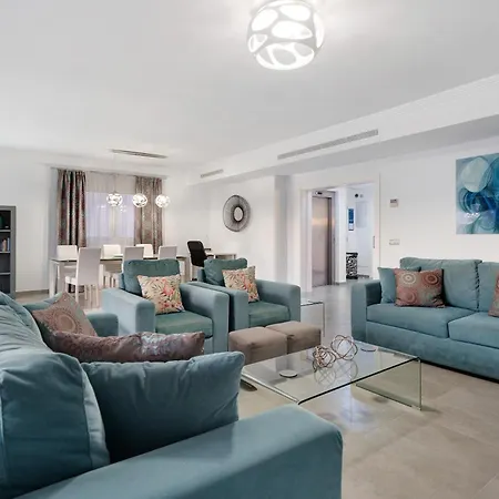 Espectacular Aurora By Paramount Holidays