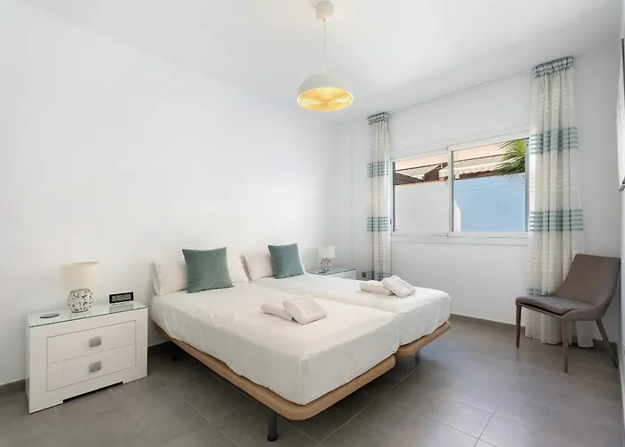 Espectacular Aurora By Paramount Holidays Villa